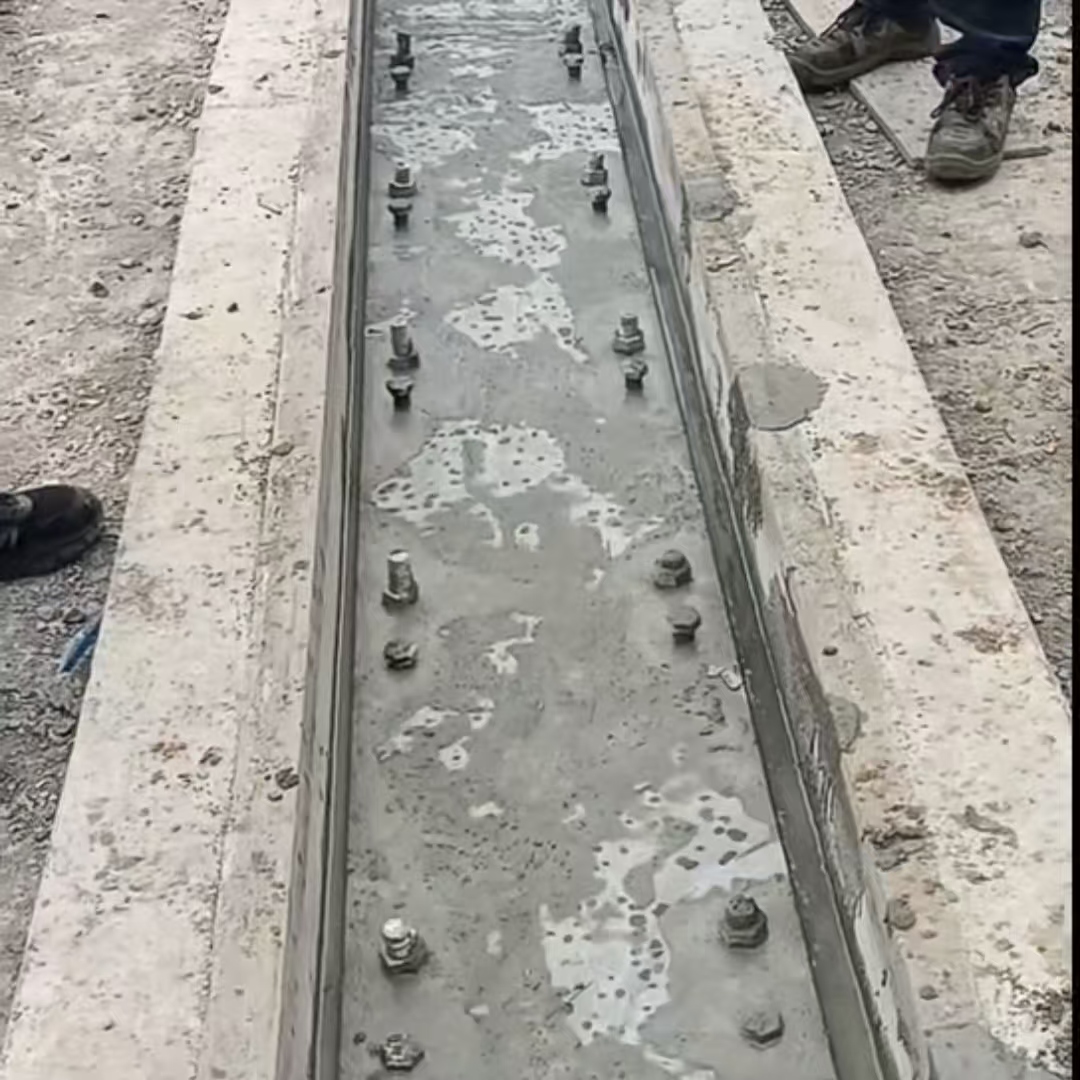 高淳港口码头起重机龙门吊重型机械设备稳固用早强快凝轨道胶泥
